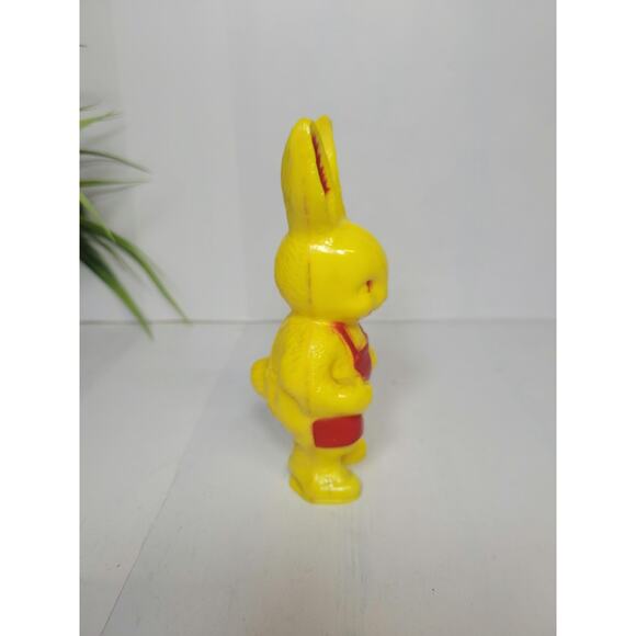 Vintage Irwin Easter Bunny Rattle, Hard Plastic Yellow - Picture 5 of 6